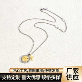 新款罗马字母旋转项链圆牌吊坠项链女法式文艺复古小众设计锁骨链