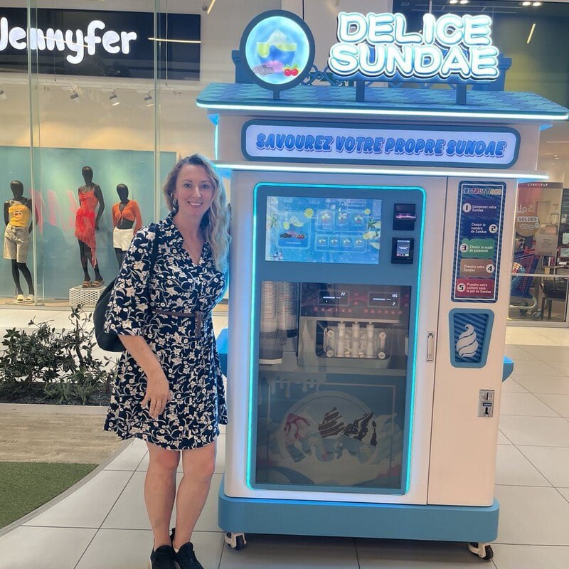 Colorful Cloud Roll Niche Side Business Equipment Fully Automatic Ice Cream Machine Unmanned Vending Machine with Various Flavors and Toppings