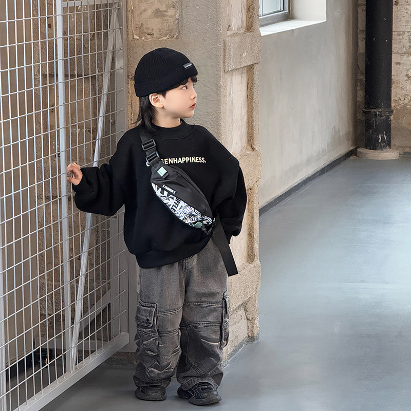 Bolsas de pecho coreanas para niños y niñas, bolsas de pecho deportivas casuales de letras de aire extranjero para niños, bolsas de cintura para niños, 2025 nuevas bolsas de impresión para niños