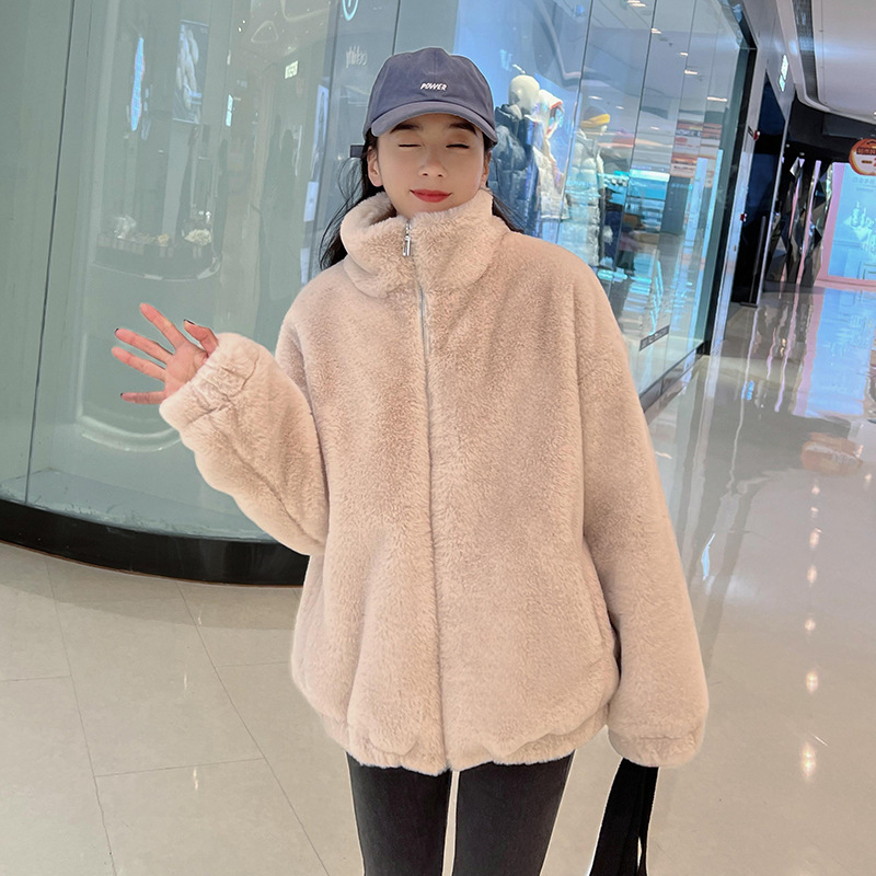 2025 Eco-friendly Lambswool Coat for Women, New Autumn/Winter Style, Fashionable, Thickened, Fleece-lined, Loose-fitting, Fluffy Top