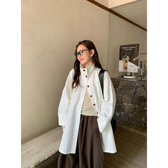 万为 白色中长款外套女2025秋新款立领廓形大口袋单排扣风衣P3760