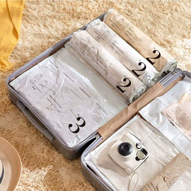 收纳盒;衣钩/挂钩;衣架