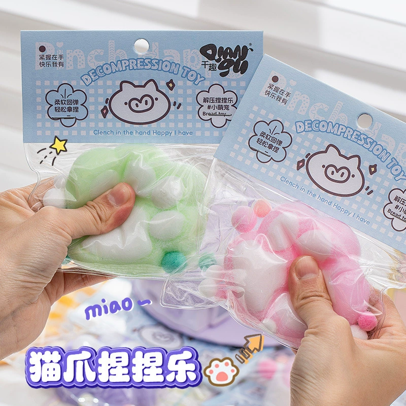 Маленькая красная книга очень большой кошачий кошачий коготь