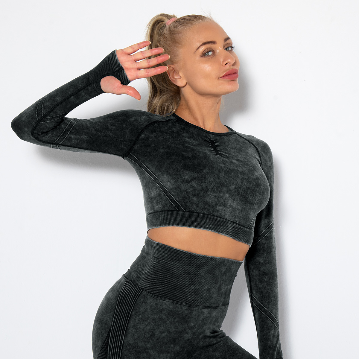 Dinazah Long Sleeve workout Top – IIKHWA