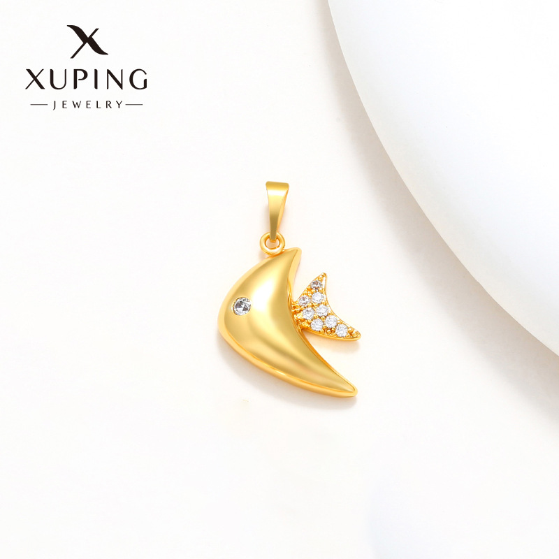 Xuping aleación dorada de zircon colgante de pez pequeño nicho femenino ligero lujo de alta calidad joyería colgante de moda
