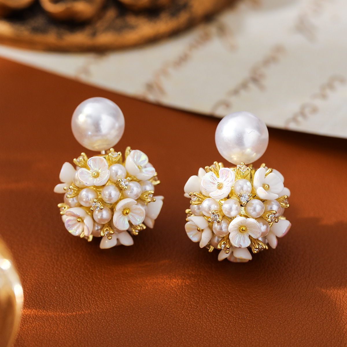 s925银针一款两戴爆款绣球耳环个性独特立体小球珍珠贝壳花朵耳饰