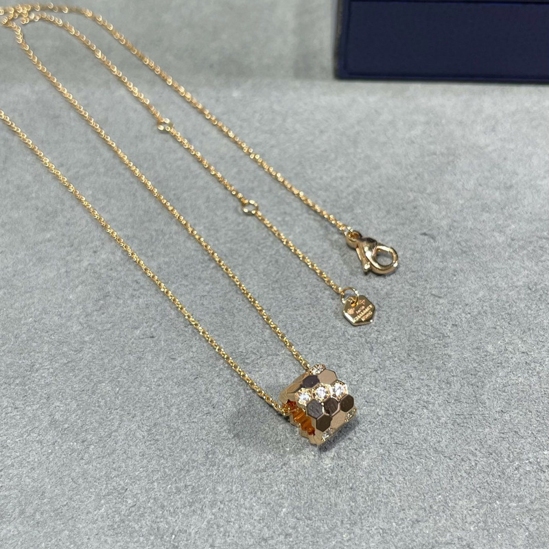 Honeycomb Necklace Seiko cnc Cutting Version 18k Thick Plating Room Drill Clavicle Chain Rose Gold Direct Selling Honeycomb Necklace Seiko cnc Cutting Version 18k Thick Plating Room Drill Clavicle Chain Rose Gold Direct Selling