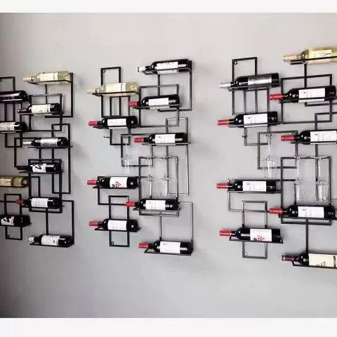 Простая современная креативная гостиная винная стойка висит на стене дома бар промышленный ветер стена винная стойка