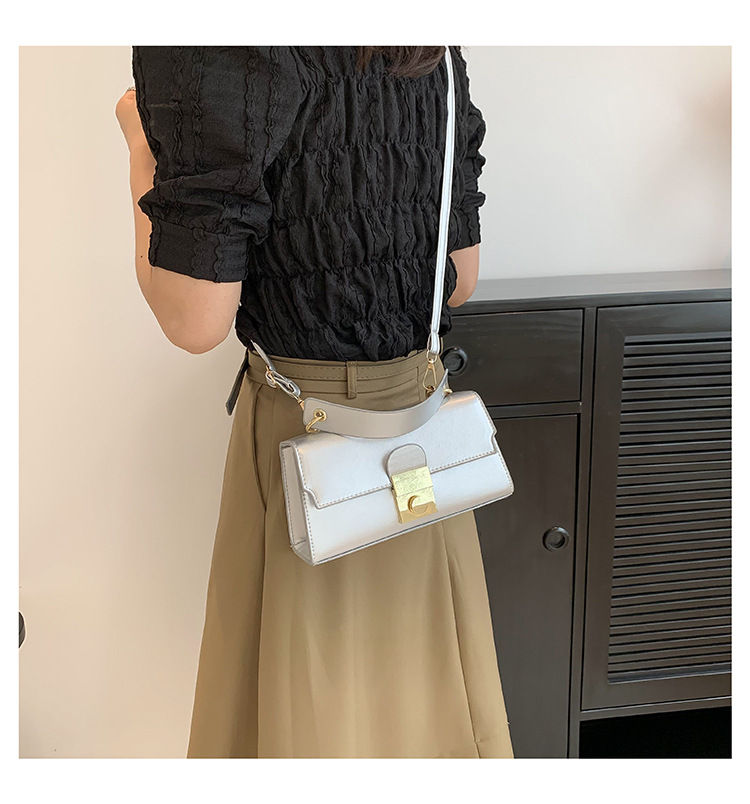422g Weight Lock Fashion Element Lock clasp Closure Type Single Shoulder Strap Strap Type Square Bag Bags Type Daily, Street Occasion Pu Leather Material Solid Color Pattern All Seasons Season Women's Gender Elegant, Streetwear Style Square Shape Small Size Women's Small Pu Leather Solid Color Elegant Streetwear Lock Square Lock Clasp Square Bag 12