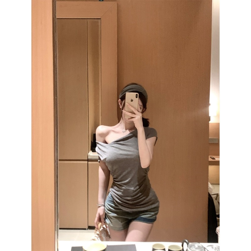 现货淡颜天菜设计感纽结斜肩捏褶收腰显瘦T恤气质上衣外贸批发