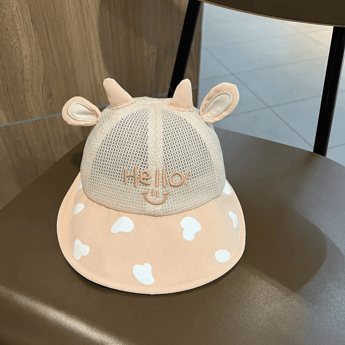 Pink-Hello large brimmed mesh baseball cap