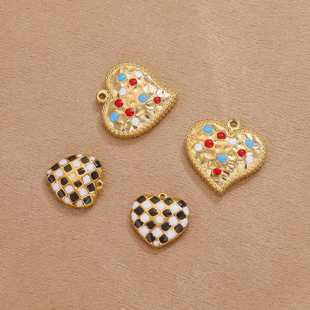 Colgante de acero inoxidable color esmalte negro y blanco tablero de ajedrez amor pendientes pulseras collares accesorios joyerías DIY