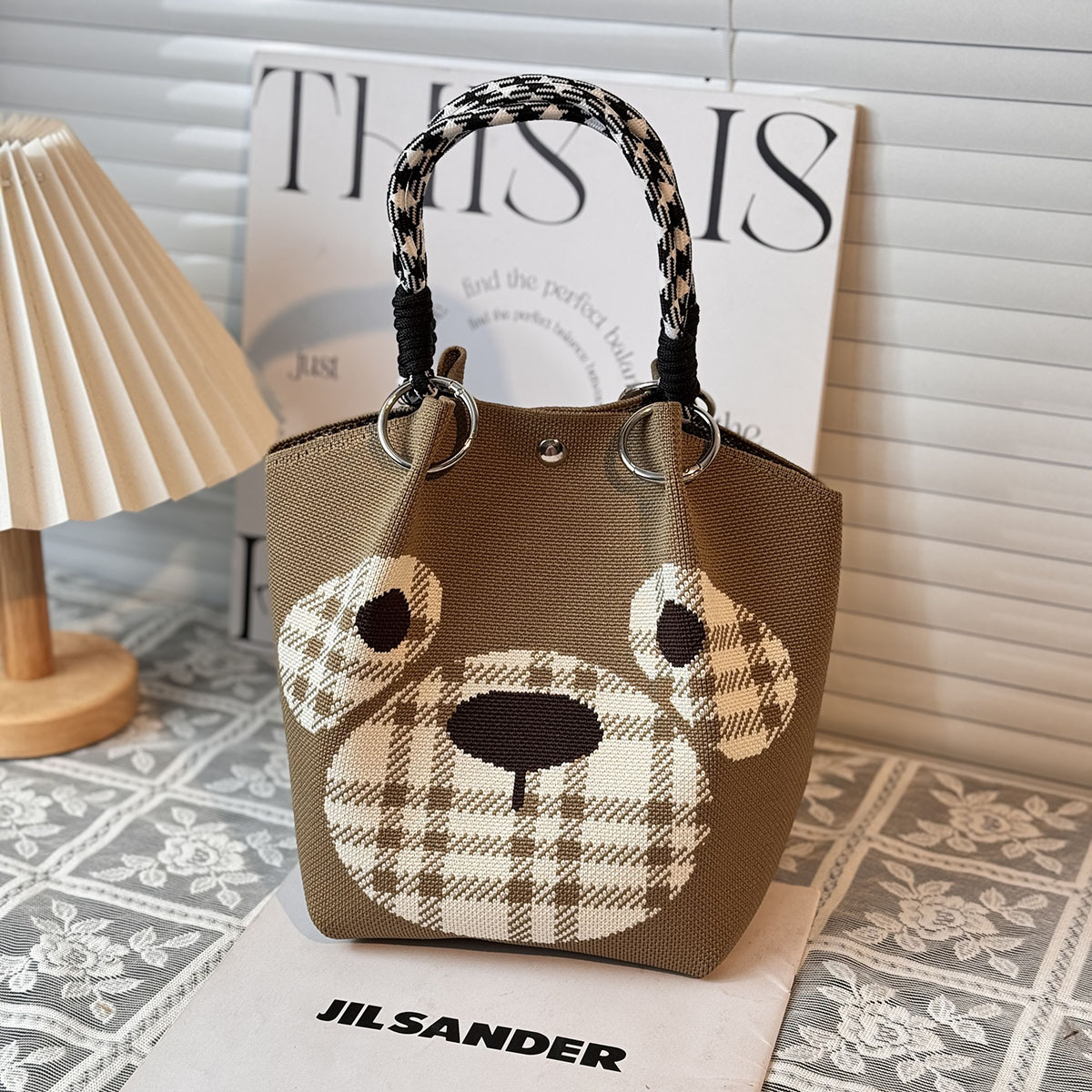 ニットハンドバッグ、ニッチデザインバケットバッグ、トートバッグ、ハンドバッグ、カジュアルで多用途なショルダーバッグ、ニットポータブルバッグ