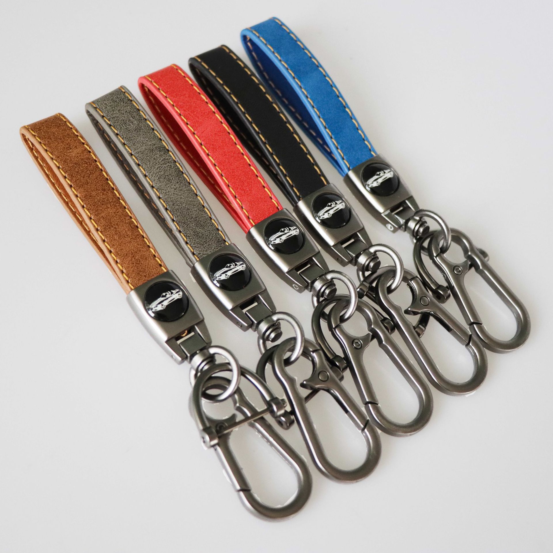 简约汽车钥匙扣车型logo皮质钥匙圈扣男女高档钥匙链包包礼品挂件