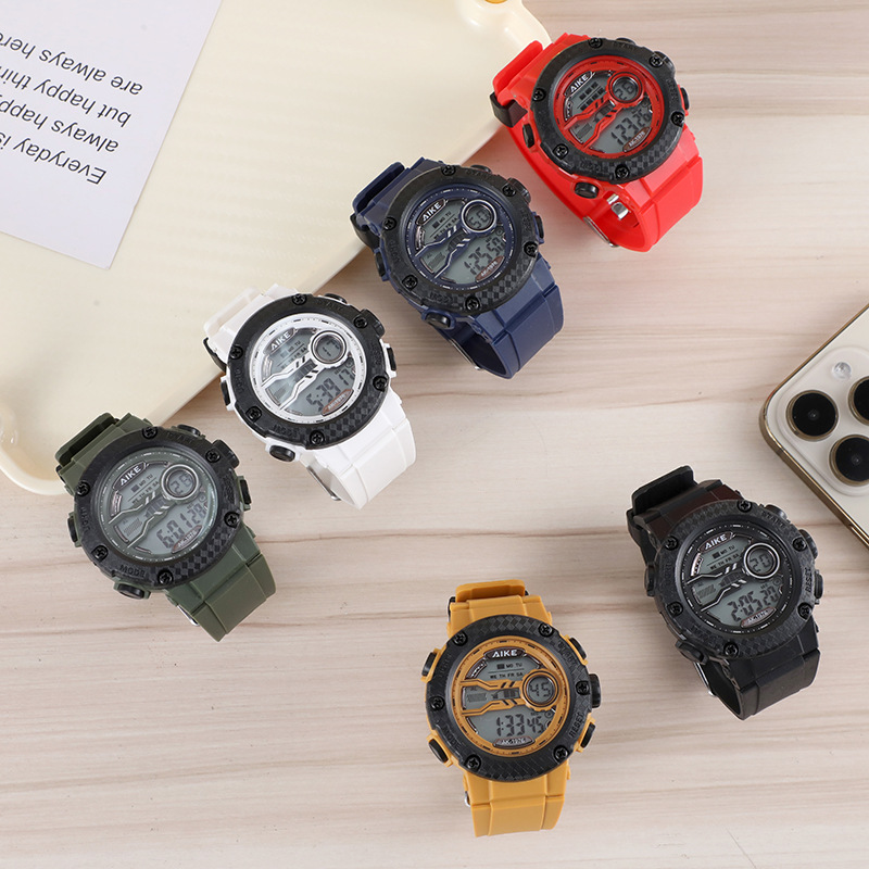Reloj electrónico deportivo multifuncional al aire libre nocturna impermeable simple reloj de hombre fábrica directa