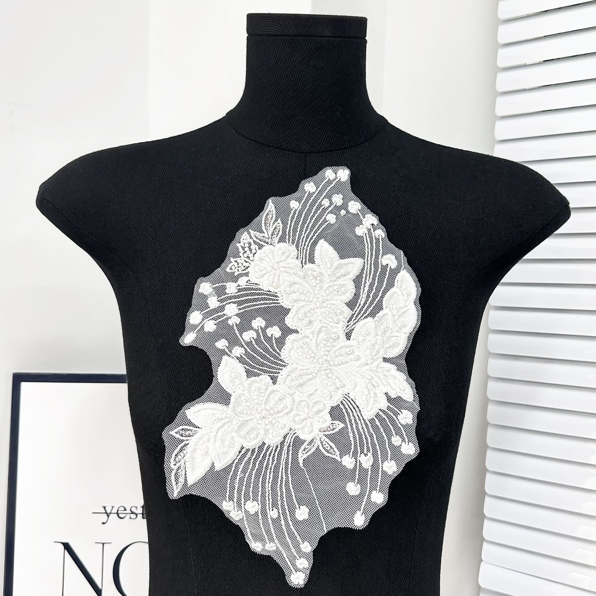 Mesh blanco clavos de tela de perlas bordado de color sólido encaje pegatinas de flores ropa vestido camisa tocado de pelo decoración image 3