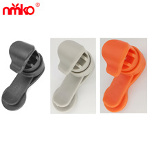 强磁扣抗氧固定扣装备扣水管夹扣自动锁扣自行车户外骑行水袋吸管