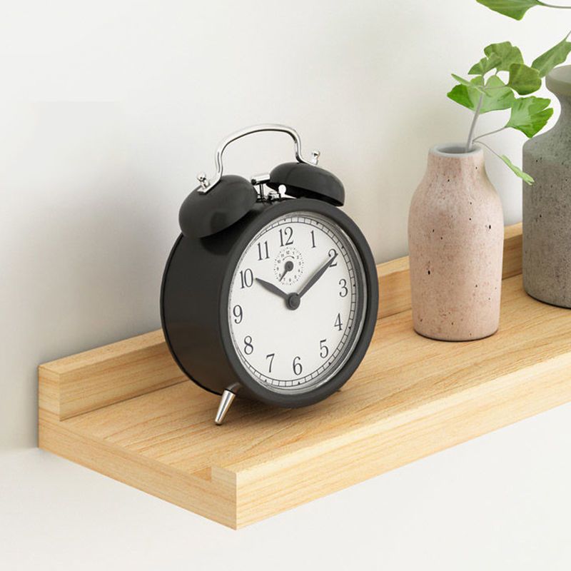 Estilo nórdico Partición de una palabra de madera maciza Estante de almacenamiento de uñas Estante de pared de sala de estar sin perforación Decoración de estantería