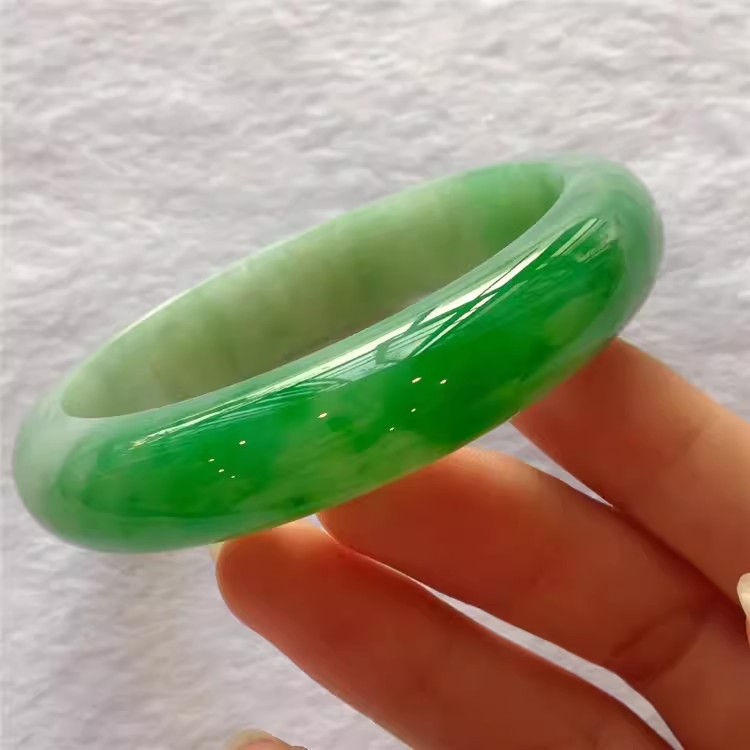 얼음 찹쌀형 양녹색 옥팔찌 노구덩이 떠다니는 녹색 원형 얼음형 과일 녹색 황실 첩 선물 여성 옥팔찌
