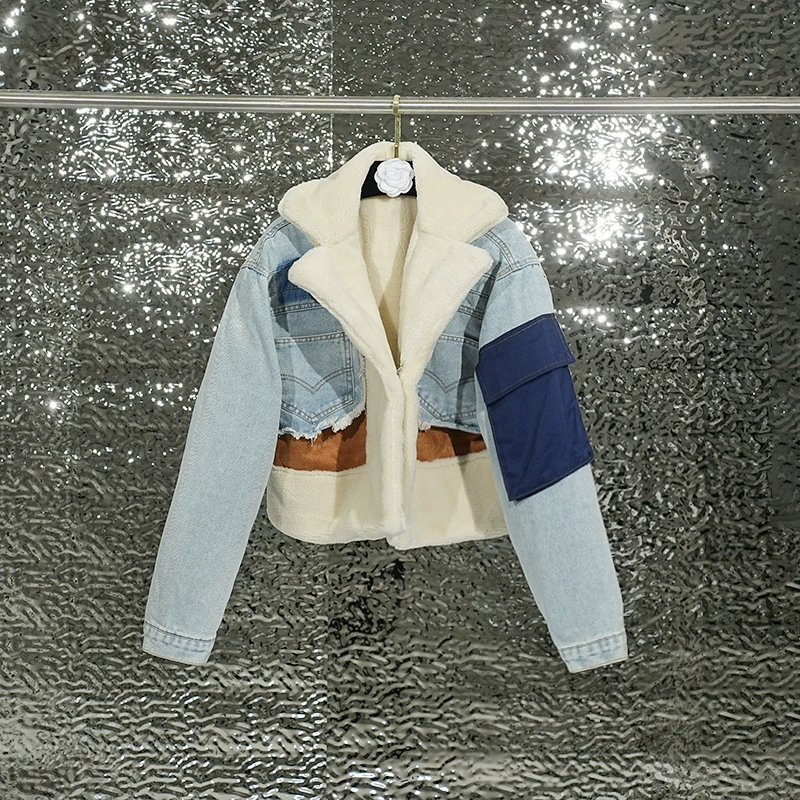 Короткая куртка из овечьей шерсти для женщин, новая зимняя мода, цветовое сочетание в стиле пэчворк, свободный джинсовый топ, трендовый стиль для уличной моды.