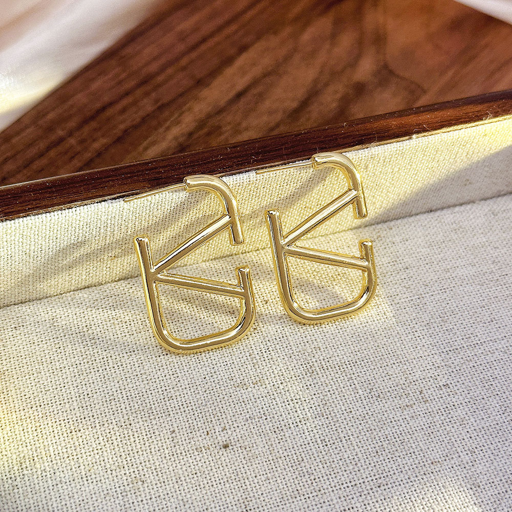 Geometric earrings with letters