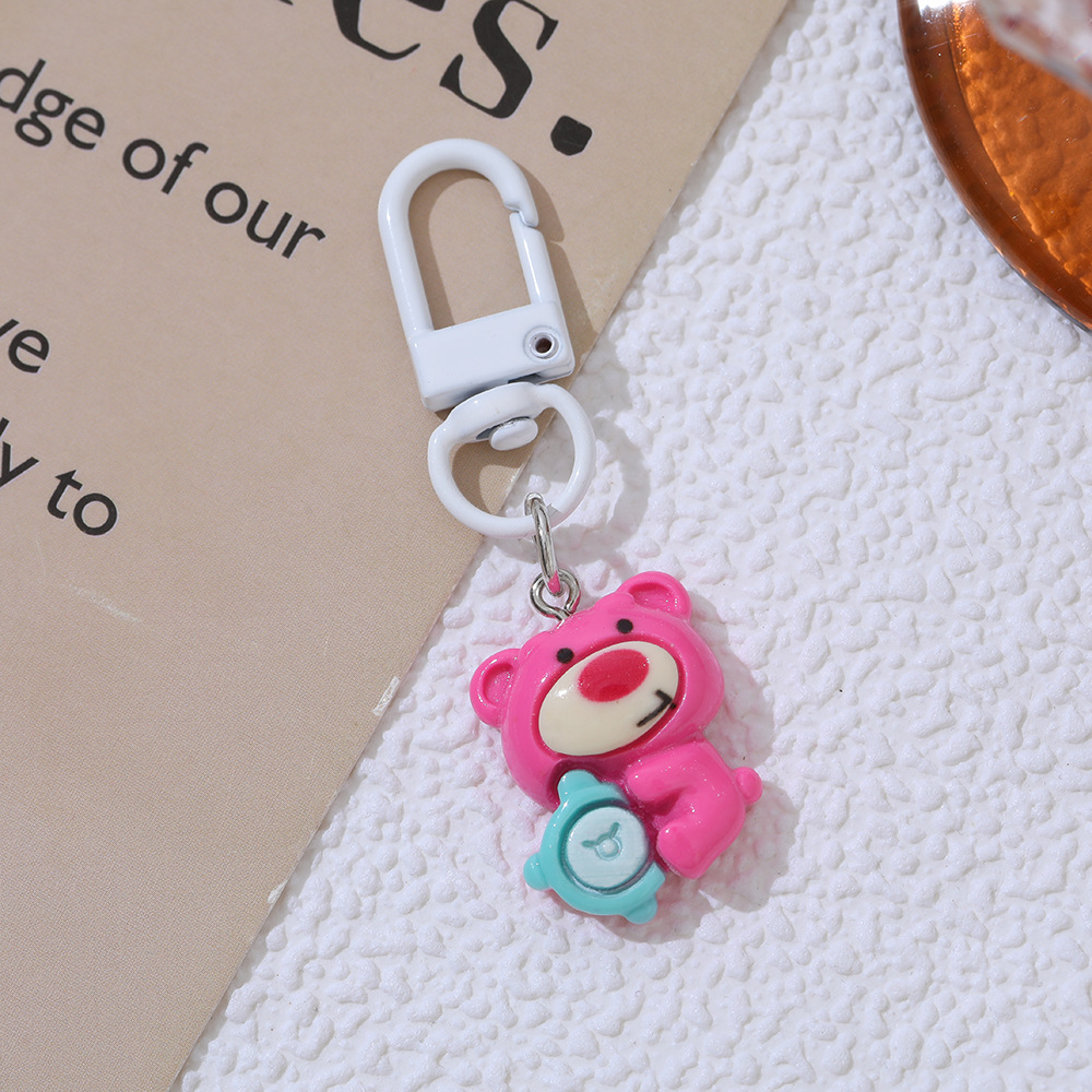Dibujos animados rosa fresa oso llavero colgante ins estilo mochila lápiz caso pequeño colgante novias regalo joyería Accesorios