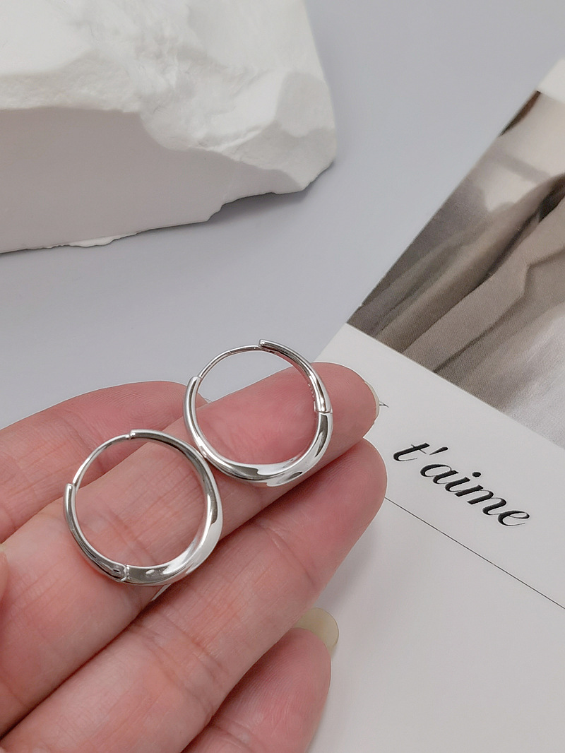 EH602020实心扭线形耳扣