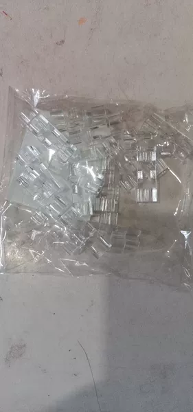 Middle OPP bag is installed with transparent 20 pieces