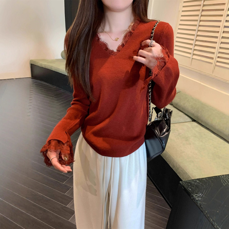 White Lace V-Neck Long-Sleeved Knitwear for Women in Autumn and Winter, Beautiful Little Fragrant Knitwear with Bottoming Slimming Look Top