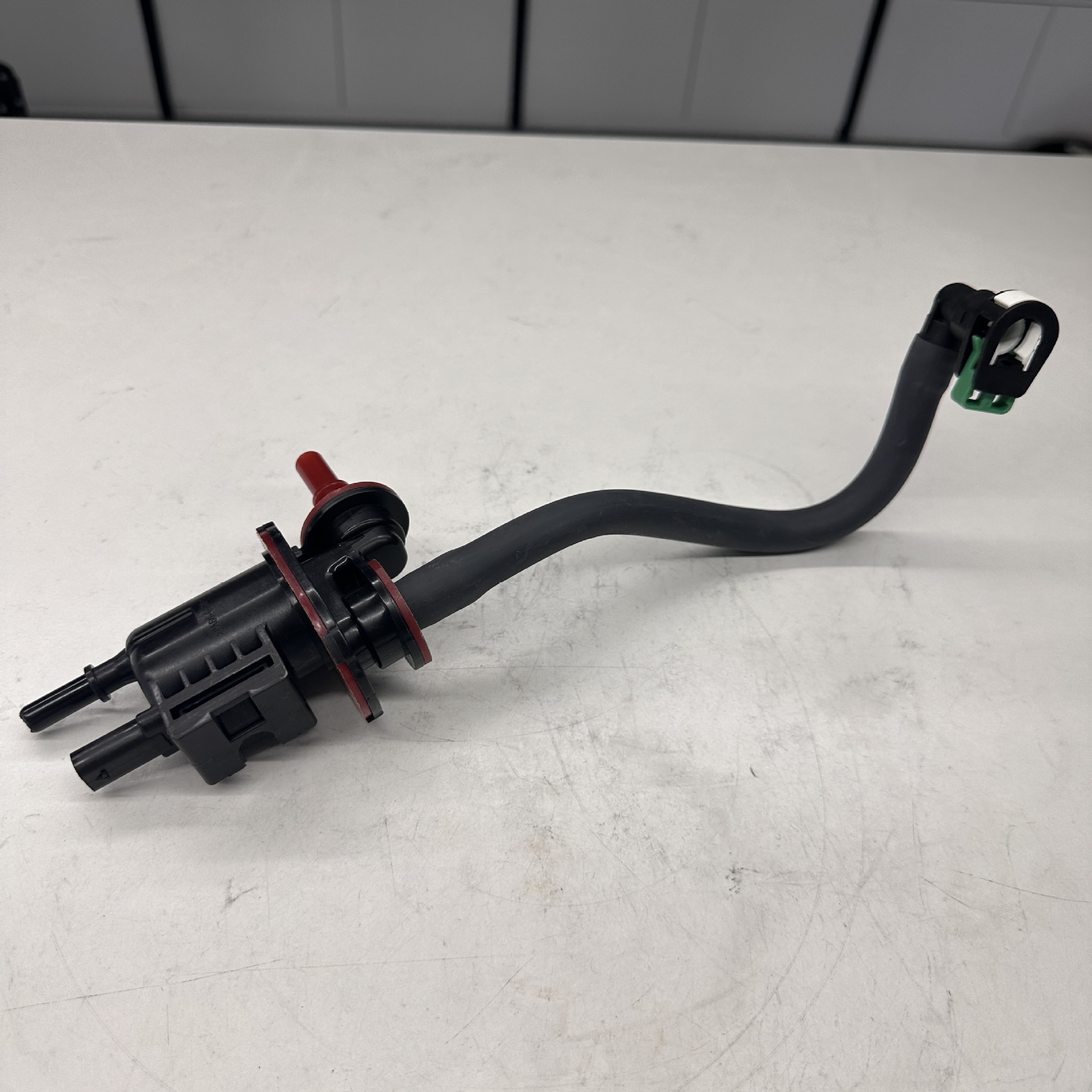 Suitable for Ford Carbon Canister Solenoid Valve 2018-2025 Short Model Jl3Z-9B325-C