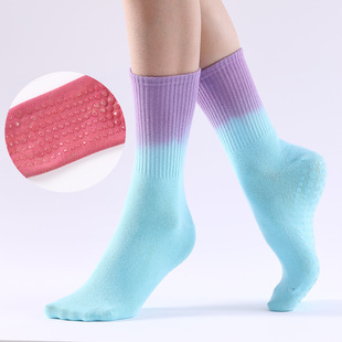 New in stock tide socks gradient color mid-calf socks cotton socks basketball sports socks dispensing non-slip yoga socks floor socks