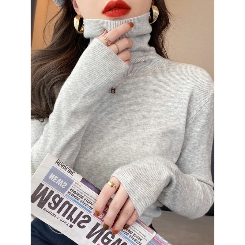 High-quality 2025 women's high-neck base layer top, long-sleeved, white knitwear, suitable for spring and autumn.