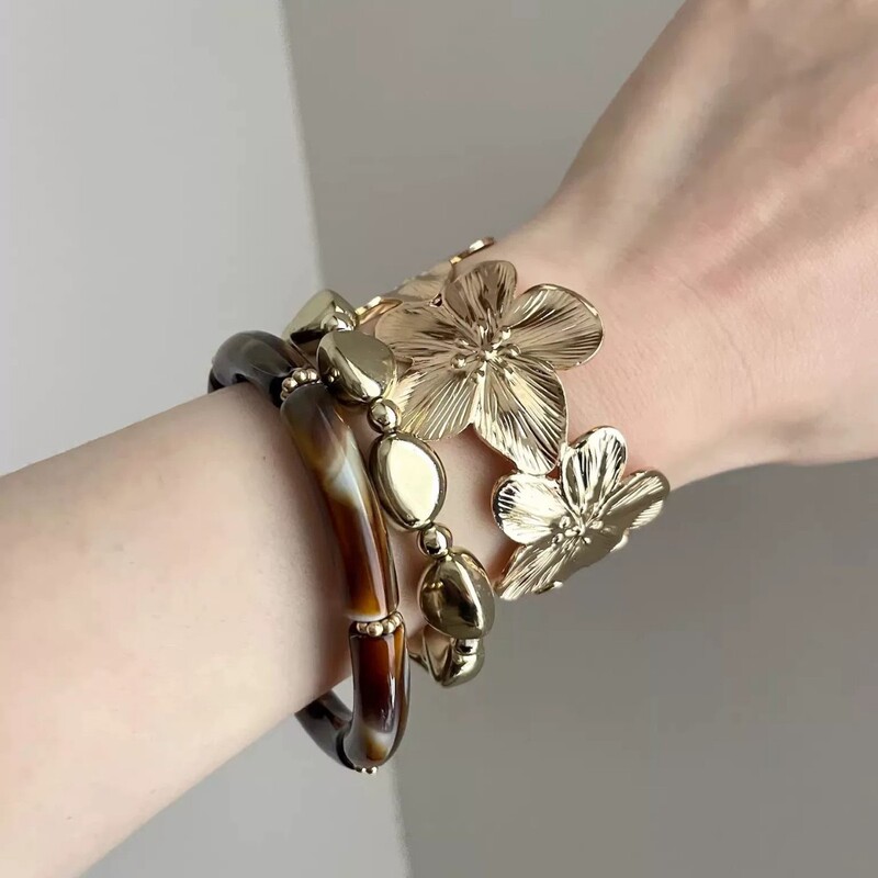 European and American Cross-Border Floral Bracelet Set of Three, Light Luxury High-End Feel, Personalized Fashion Exquisite Versatile Jewelry European and American Cross-Border Floral Bracelet Set of Three, Light Luxury High-End Feel, Personalized Fashion Exquisite Versatile Jewelry