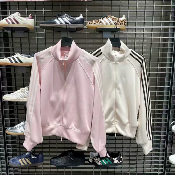Spring and autumn season, three-stripe stand-up collar sports jacket, embroidered logo jacquard jacket, loose and breathable cardigan top, trendy style