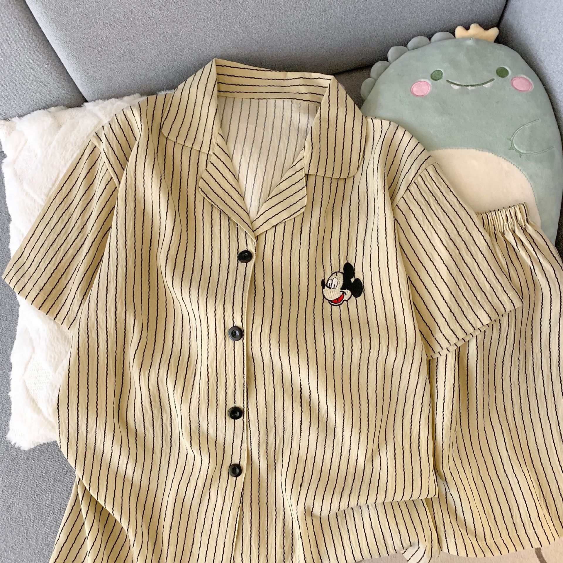 Pequeño libro rojo recomienda verano nuevo pijama de mujer nubes de algodón con solapa cardigan de manga corta pantalones cortos dulces dibujos animados ropa para el hogar