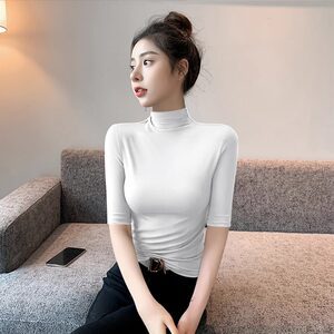 화이트[하프 터틀넥 스타일]
