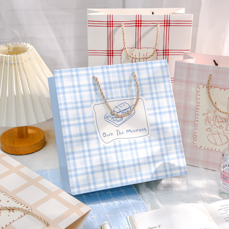 Bolsas de regalo de Mr. Paper Bolsas de regalo de cumpleaños de cuadros de dibujos animados de la serie de vacaciones suaves Bolsas de regalo de alto valor