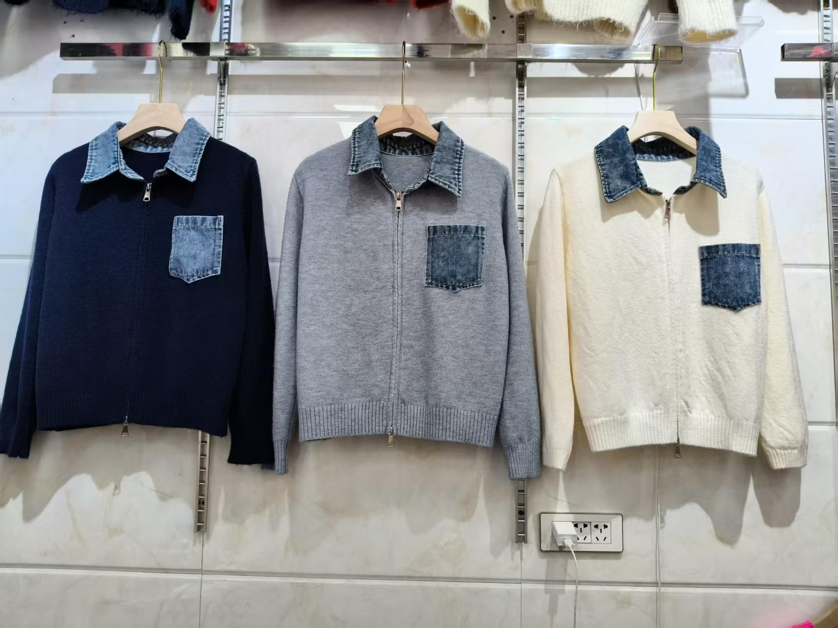 Jeans empalmado con la solapa de punto Cardigan de mujer otoño nuevo falso dos piezas con cremallera adelgazante abrigo de suéter casual universal