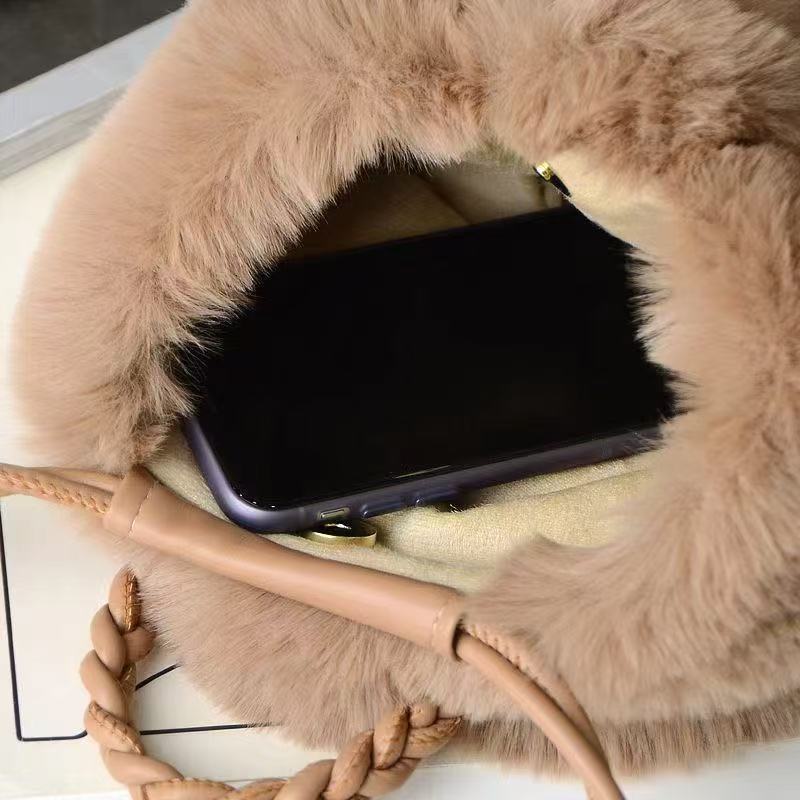 Nube bolsas de mano plegadas de gran capacidad de transporte de tracción mochila de moda de otoño y invierno nueva bolsa de mujer de verano ligera