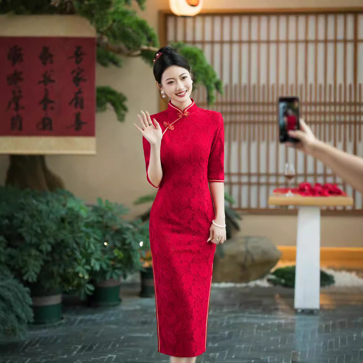 Autumn red cheongsam