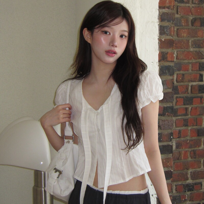 Korean-Style Simple and Elegant Tie-Up Puff Sleeve Shirt, Short French-Style Gentle Tie-Up Top for Petite Figures, Summer Korean-Style Simple and Elegant Tie-Up Puff Sleeve Shirt, Short French-Style Gentle Tie-Up Top for Petite Figures, Summer