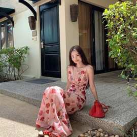 NanaByNana清迈花季玫瑰满印v领连衣裙女长裙子图片色碎花肩带款