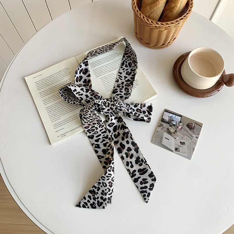 Primavera y otoño bufandas de seda de leopardo nuevo cuello retrógrado bufandas de muñeca delgada cinturón de moda correa de pelo correa de pelo