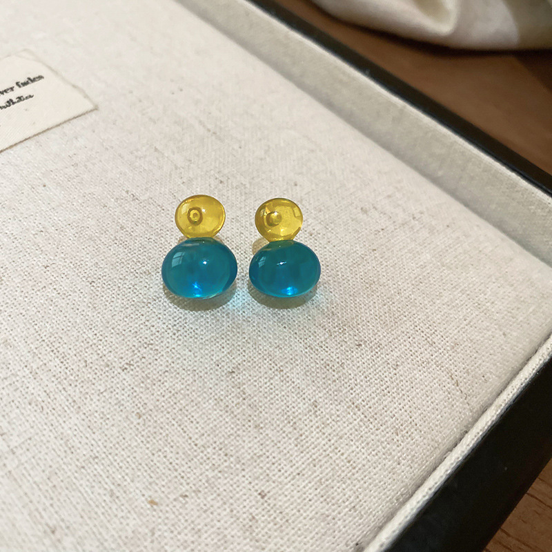 Pendientes de perlas asimétricas con cuernos de diamantes súper parpadeantes de plata Pendientes de nicho de viento frío femenino Pendientes de lujo ligero de alta calidad