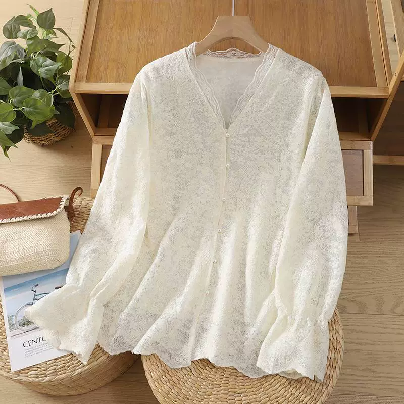 Новая весна и лето 2025 свободная дикая ретро литературная вышивка с V-образным вырезом большого размера рубашка с кружевной рубашкой