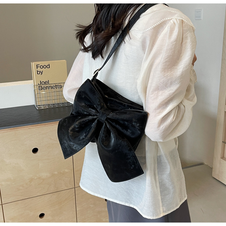 Women's Medium Pu Leather Bow Knot Elegant Square Zipper Crossbody Bag display picture 17