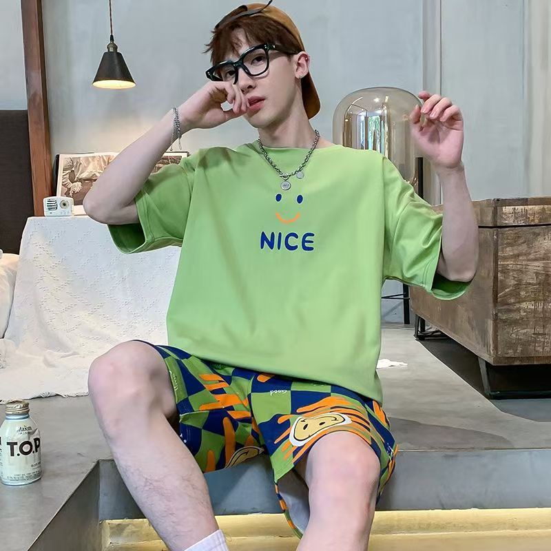 남자 초록색 웃는 얼굴