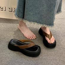 超软女士拖鞋外穿小众复古2025凉拖鞋夏季沙滩人字新款防水台厚底