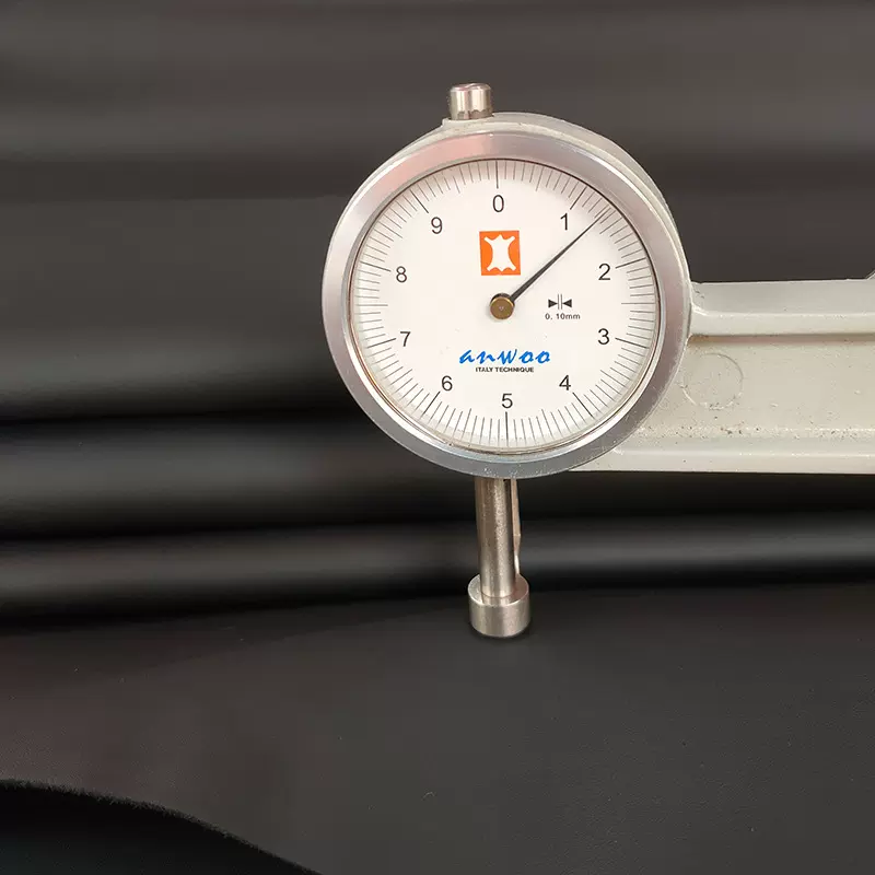 进口头层牛皮黑色平纹1.2-1.4mm 纳帕汽车皮牛皮革方向盘把套专用