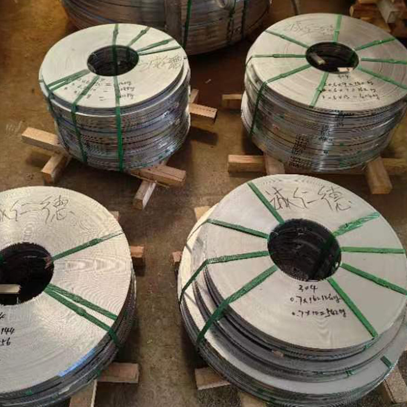 现货304不锈钢分条钢卷0.3-1.0mm不锈钢带可分条开平贴膜捆扎带
